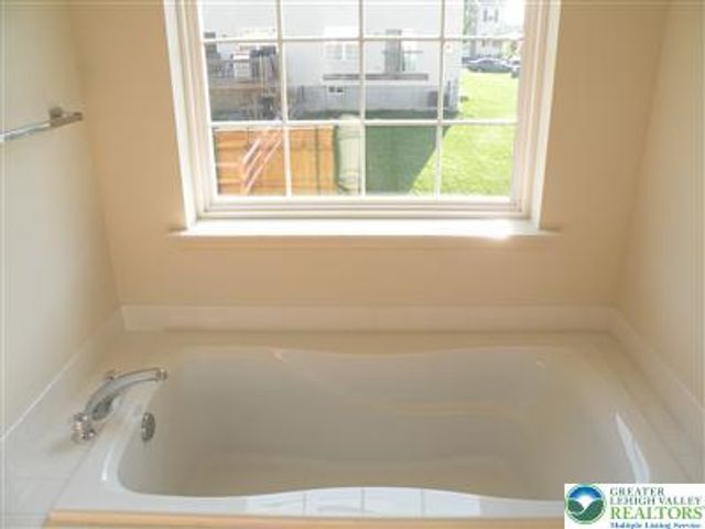 3634 Clauss Drive, Lower Macungie Twp, PA 18062