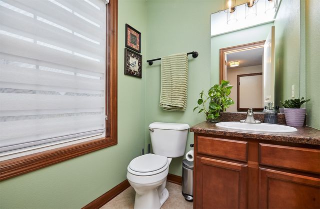 1011 Rolling Hills Court, Norwalk, IA 50211