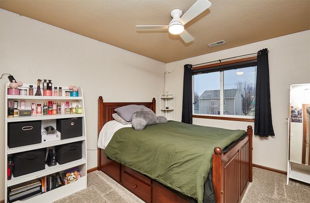 1011 Rolling Hills Court, Norwalk, IA 50211