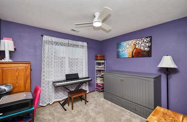 1011 Rolling Hills Court, Norwalk, IA 50211