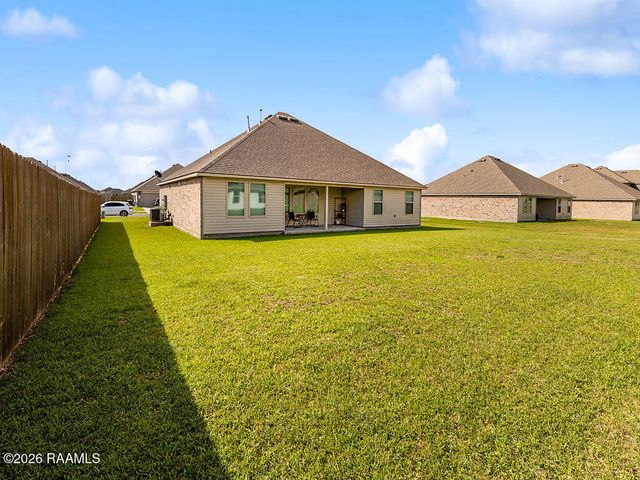 408 Dulworth Court, Breaux Bridge, LA 70517