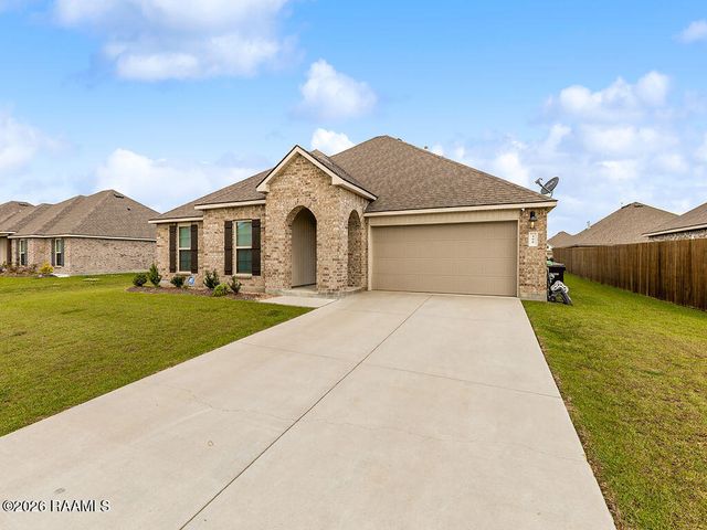 408 Dulworth Court, Breaux Bridge, LA 70517