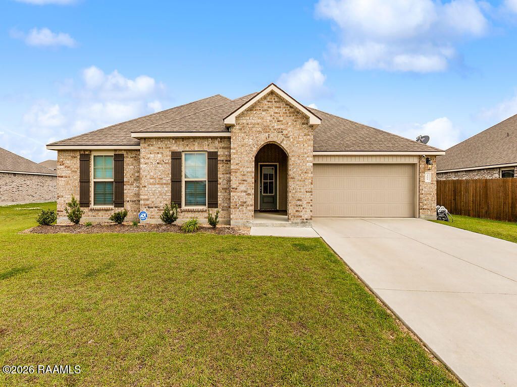 408 Dulworth Court, Breaux Bridge, LA 70517