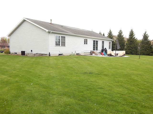 2880 E Fisher Road, Bay City, MI 48706