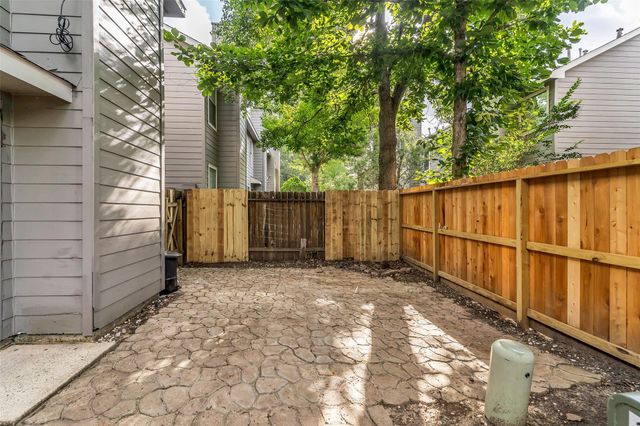 46 Marble Rock Place, The Woodlands, TX 77382