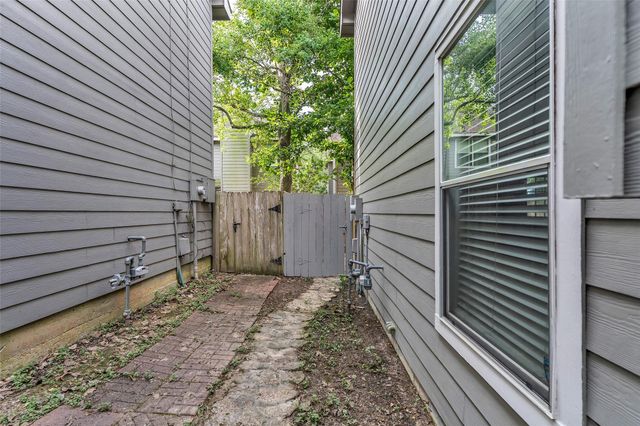 46 Marble Rock Place, The Woodlands, TX 77382