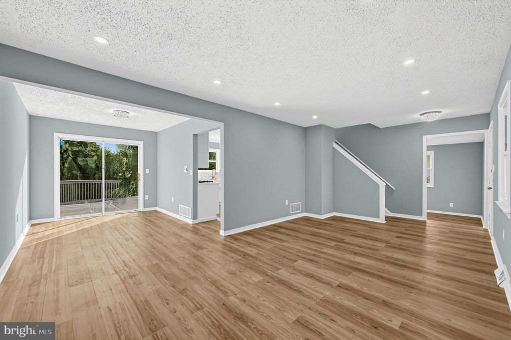 127 MORTON AVE, HAMILTON, NJ 08610 — photo 4