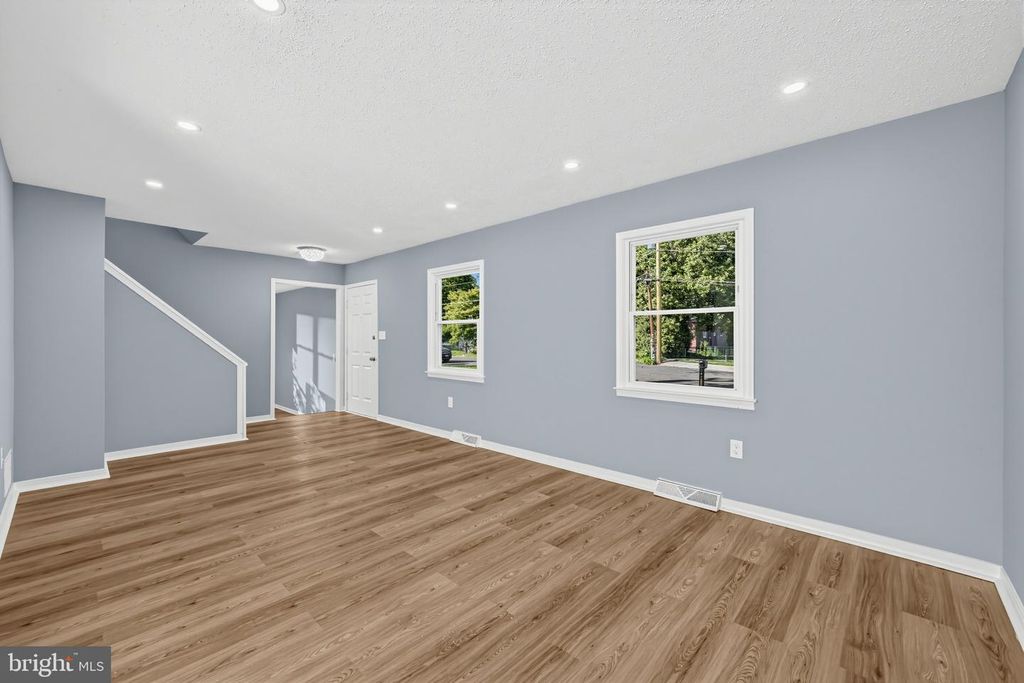 127 MORTON AVE, HAMILTON, NJ 08610 — photo 5
