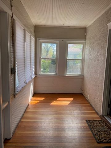 118 S FULTON Avenue, Waukegan, IL 60085