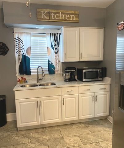 118 S FULTON Avenue, Waukegan, IL 60085