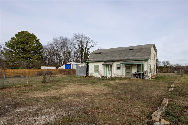 2605 N 2nd Street, Rogers, AR 72756