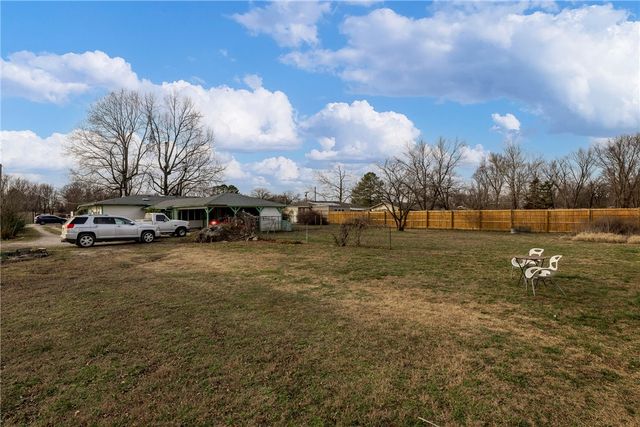 2605 N 2nd Street, Rogers, AR 72756