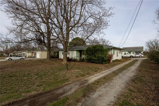 2605 N 2nd Street, Rogers, AR 72756