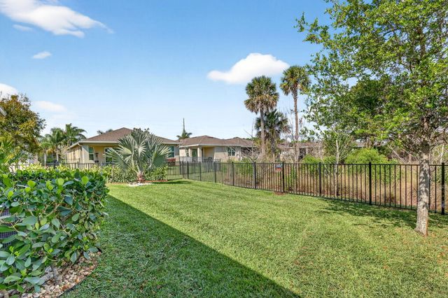 7246 SE Pine Valley Court, Hobe Sound, FL 33455