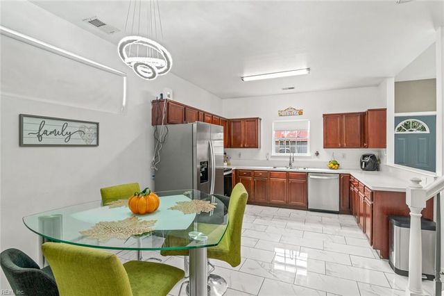 3721 Bay CRES, Chesapeake, VA 23321