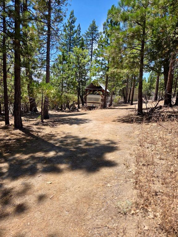 Image 10 of property listing at 167 Pine Cone Path, North Fork, CA 93643