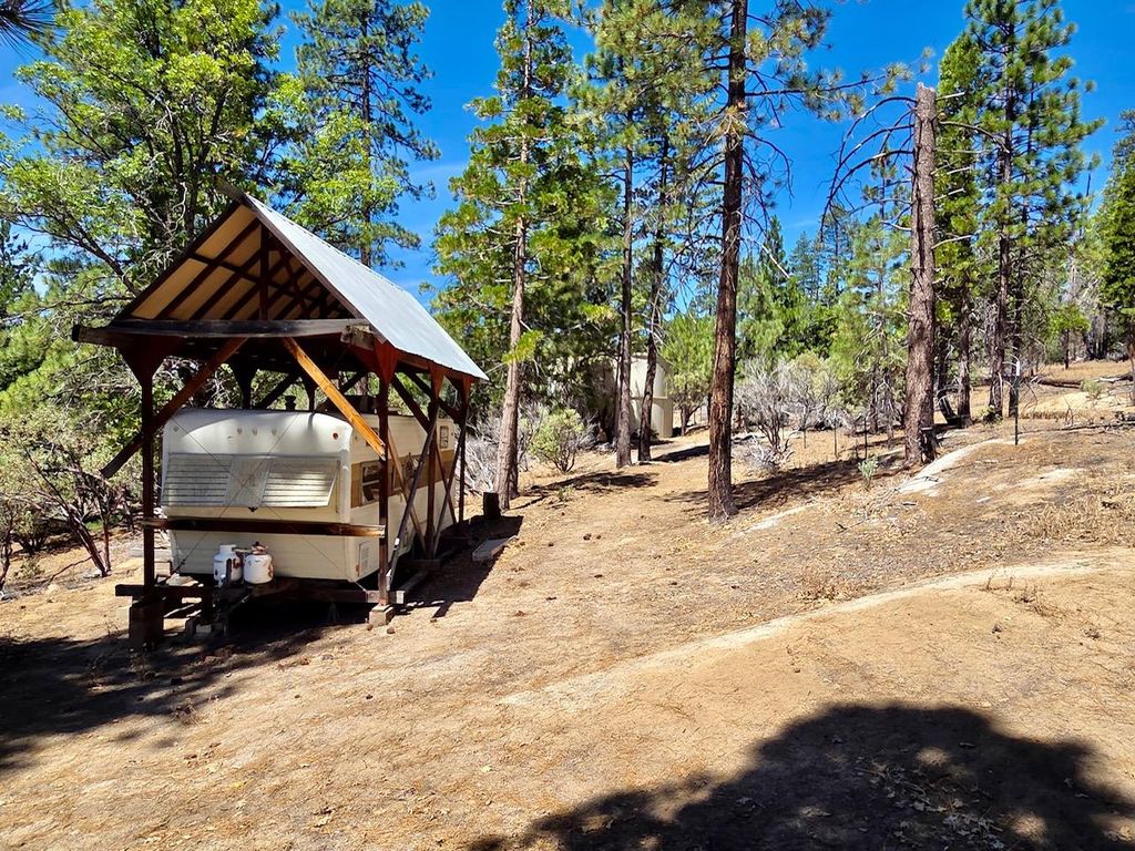 Image 11 of property listing at 167 Pine Cone Path, North Fork, CA 93643