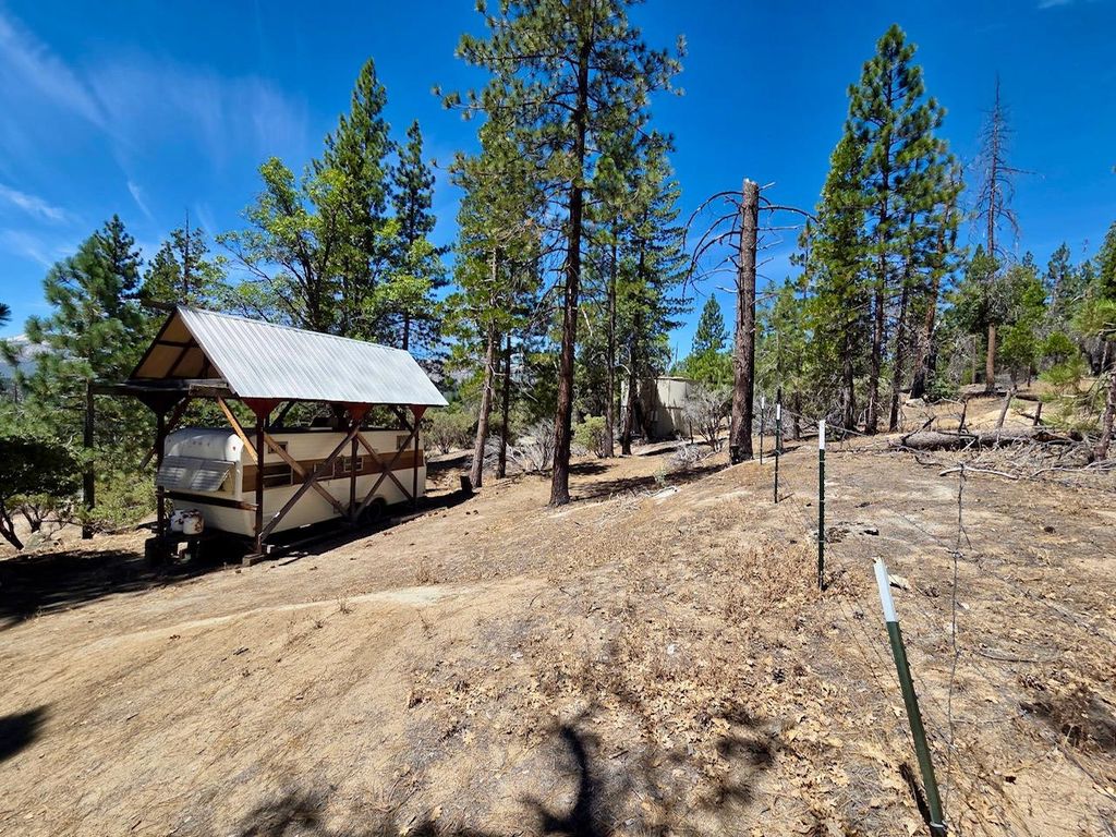 Image 12 of property listing at 167 Pine Cone Path, North Fork, CA 93643