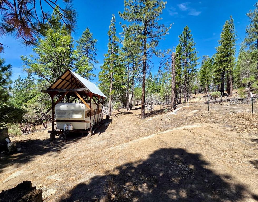 Image 4 of property listing at 167 Pine Cone Path, North Fork, CA 93643