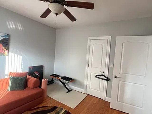 5726 N Mozart Street 2B, Chicago, IL 60659