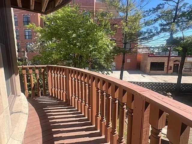 5726 N Mozart Street 2B, Chicago, IL 60659