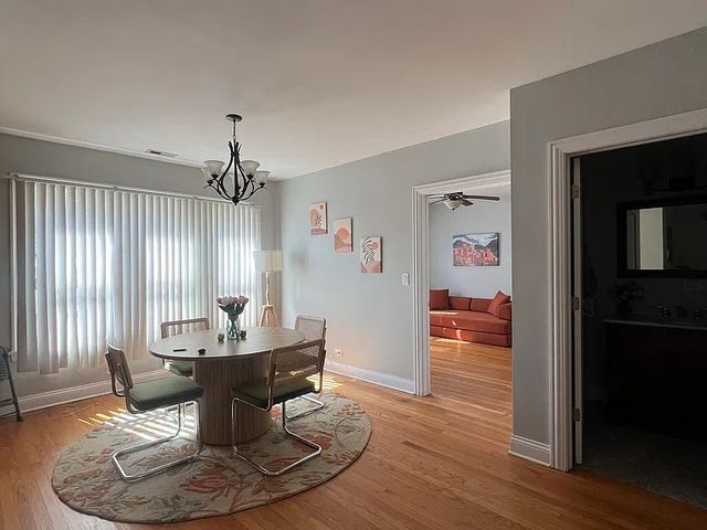 5726 N Mozart Street 2B, Chicago, IL 60659