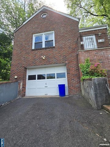 639 Oakdene Avenue 1, Ridgefield, NJ 07657