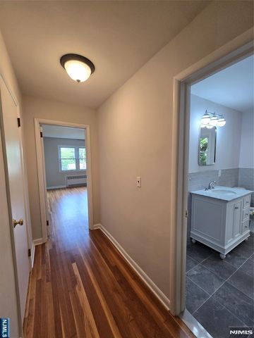 639 Oakdene Avenue 1, Ridgefield, NJ 07657