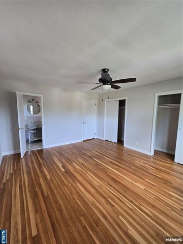 639 Oakdene Avenue 1, Ridgefield, NJ 07657