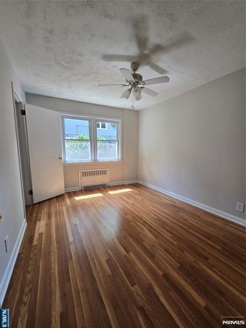 639 Oakdene Avenue 1, Ridgefield, NJ 07657