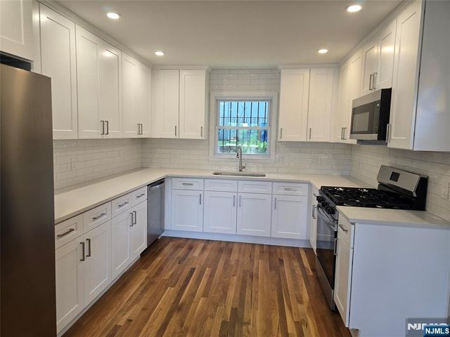 639 Oakdene Avenue 1, Ridgefield, NJ 07657