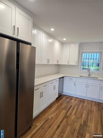 639 Oakdene Avenue 1, Ridgefield, NJ 07657