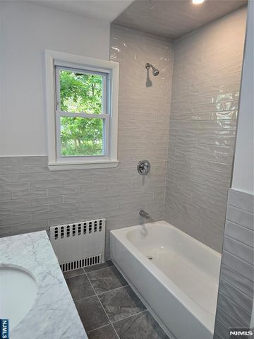 639 Oakdene Avenue 1, Ridgefield, NJ 07657
