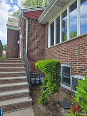 639 Oakdene Avenue 1, Ridgefield, NJ 07657