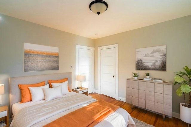 17 E Milton Rd 1, Brookline, MA 02445