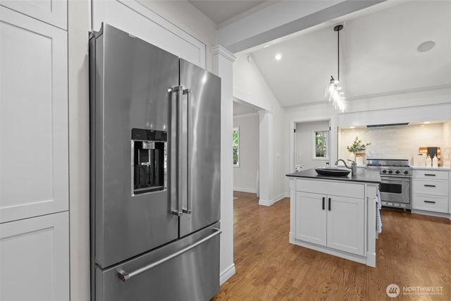 4181 42nd Avenue NE, Seattle, WA 98105