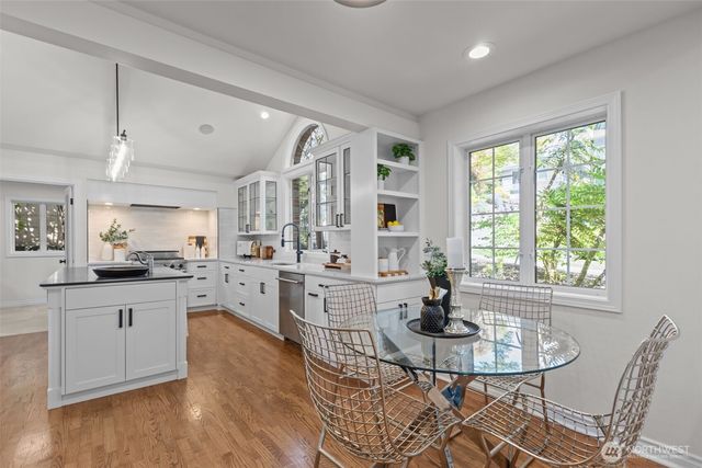 4181 42nd Avenue NE, Seattle, WA 98105