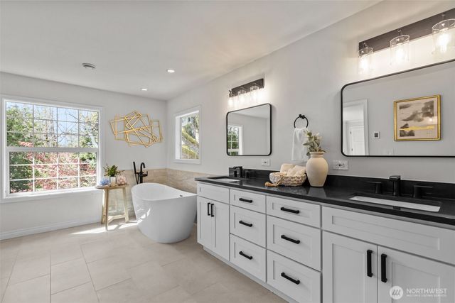 4181 42nd Avenue NE, Seattle, WA 98105