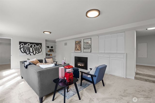 4181 42nd Avenue NE, Seattle, WA 98105