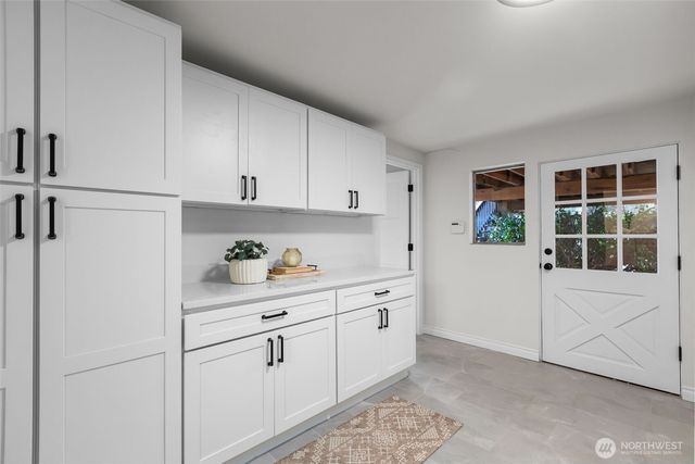 4181 42nd Avenue NE, Seattle, WA 98105