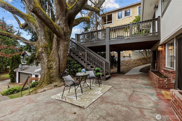 4181 42nd Avenue NE, Seattle, WA 98105