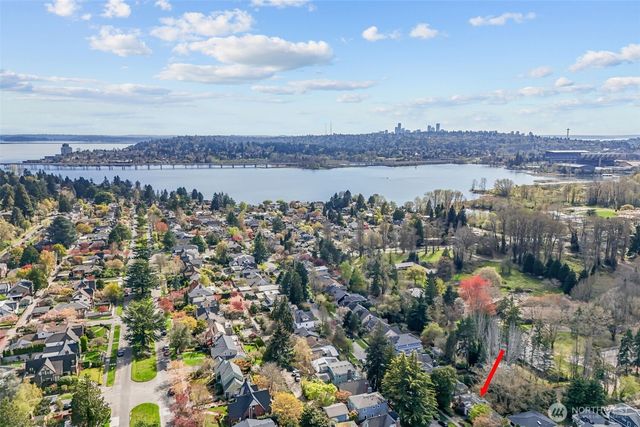 4181 42nd Avenue NE, Seattle, WA 98105