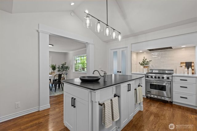 4181 42nd Avenue NE, Seattle, WA 98105