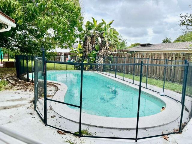 7608 NW 43rd Court, Coral Springs, FL 33065