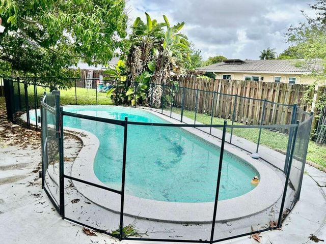 7608 NW 43rd Court, Coral Springs, FL 33065