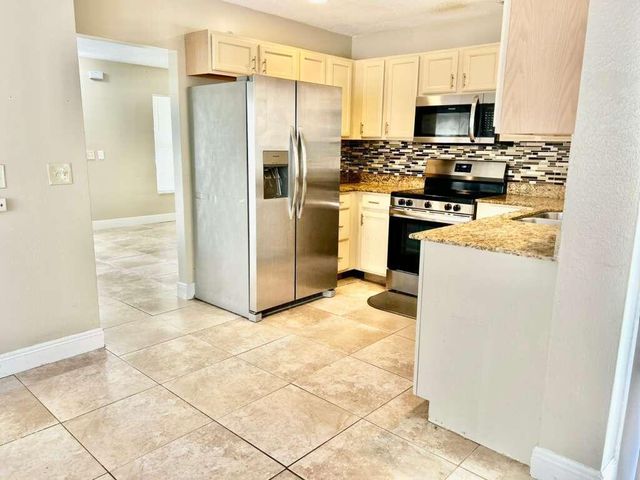 7608 NW 43rd Court, Coral Springs, FL 33065