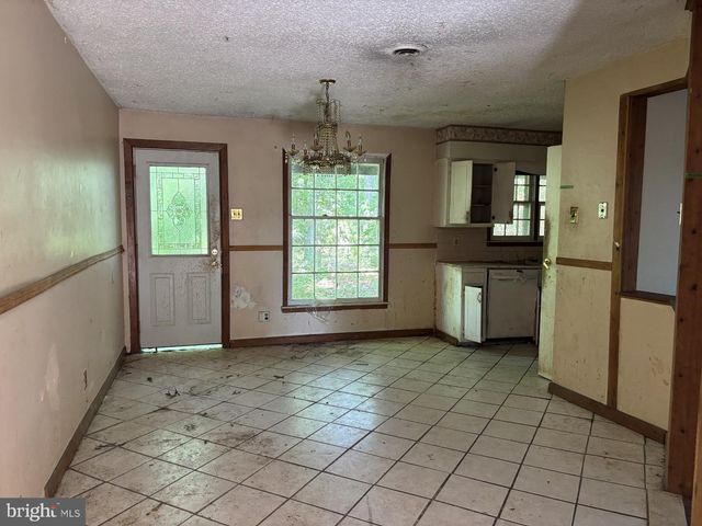 725 CENTRAL AVE, Franklinville, NJ 08322