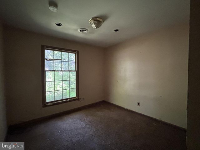 725 CENTRAL AVE, Franklinville, NJ 08322