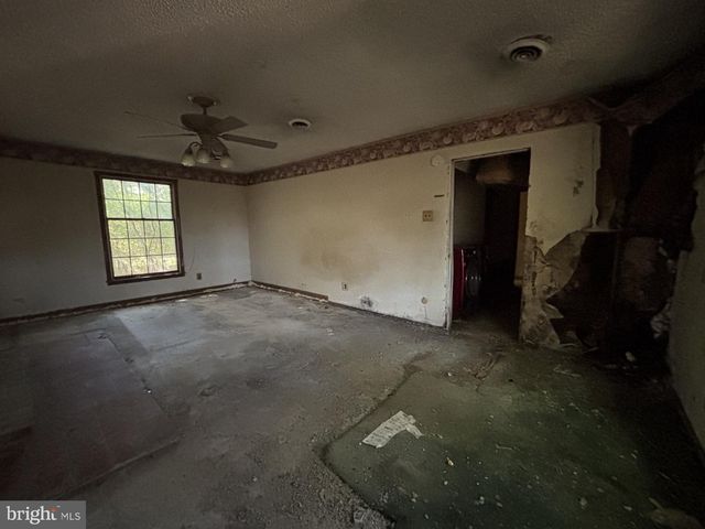 725 CENTRAL AVE, Franklinville, NJ 08322