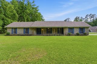 300 Ark Ln., Petal, MS 39465